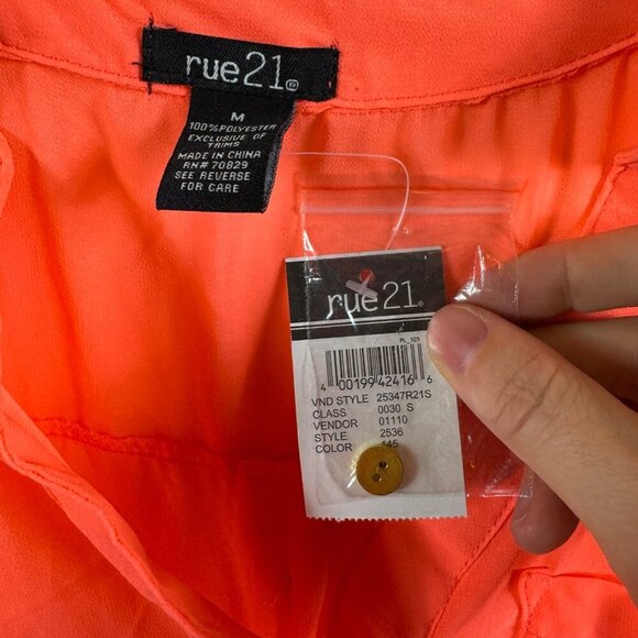 Rue 21 salmon pink roll tab sleeve v-neck blouse size medium. - Picture 5 of 7
